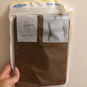 NEW Uniqlo AIRism High Neck Sleeveless T-shirt (M)